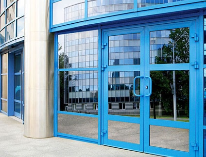 двери из теплого алюминия