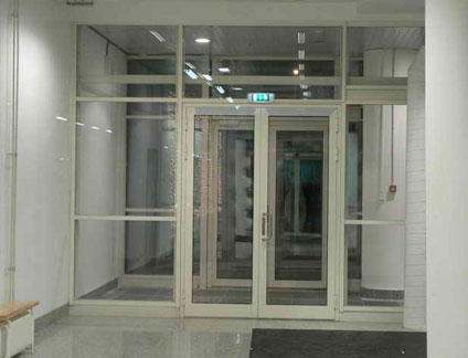 двери из алюминиевого профиля