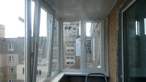 остекление лоджий - пластиковая балконная рама